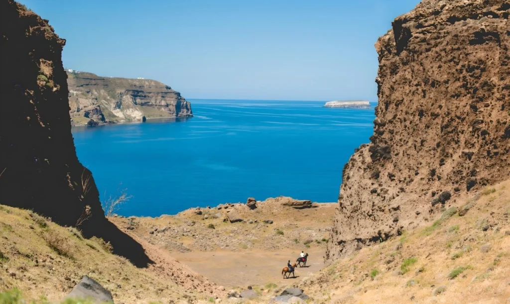 santorini-horse-riding-caldera-beach--opt.jpg