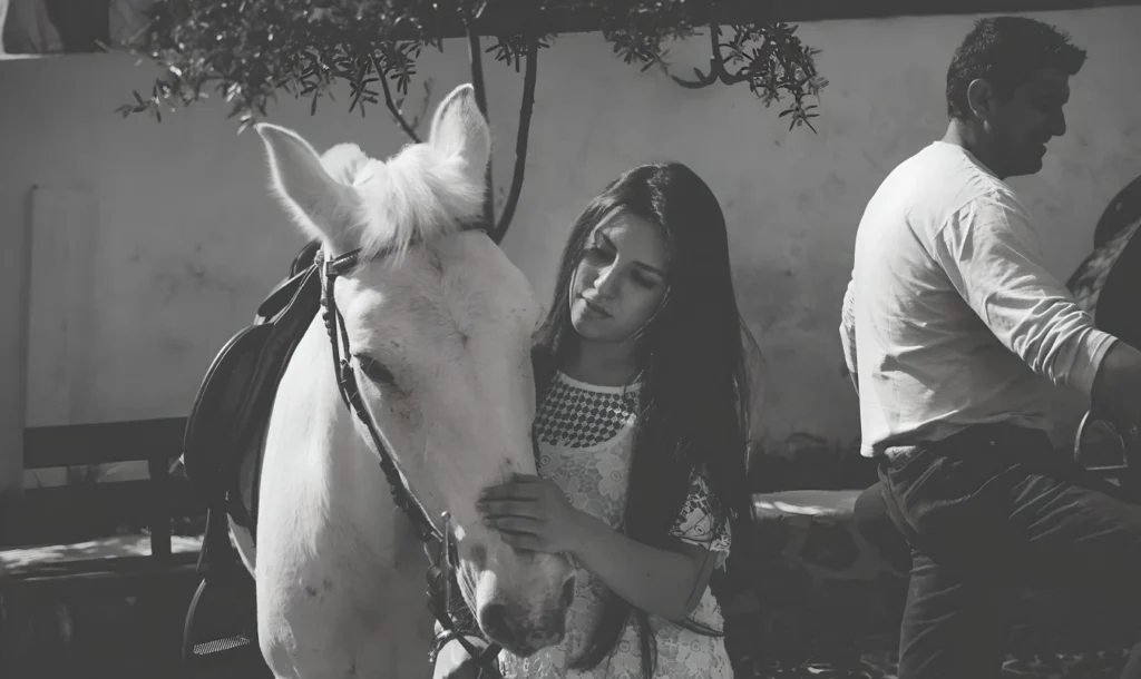 santorini-horse-riding-megalochori-village--opt.jpg